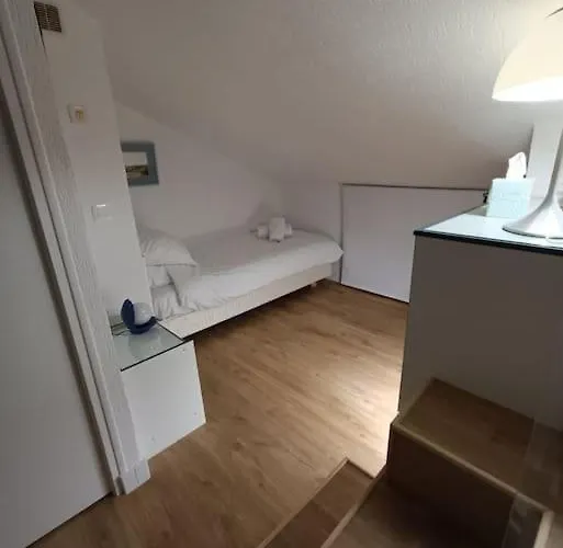 Chez Mamarina - Quadruplex - Marina Apartment *