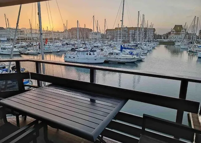 Chez Mamarina - Quadruplex - Marina Apartment